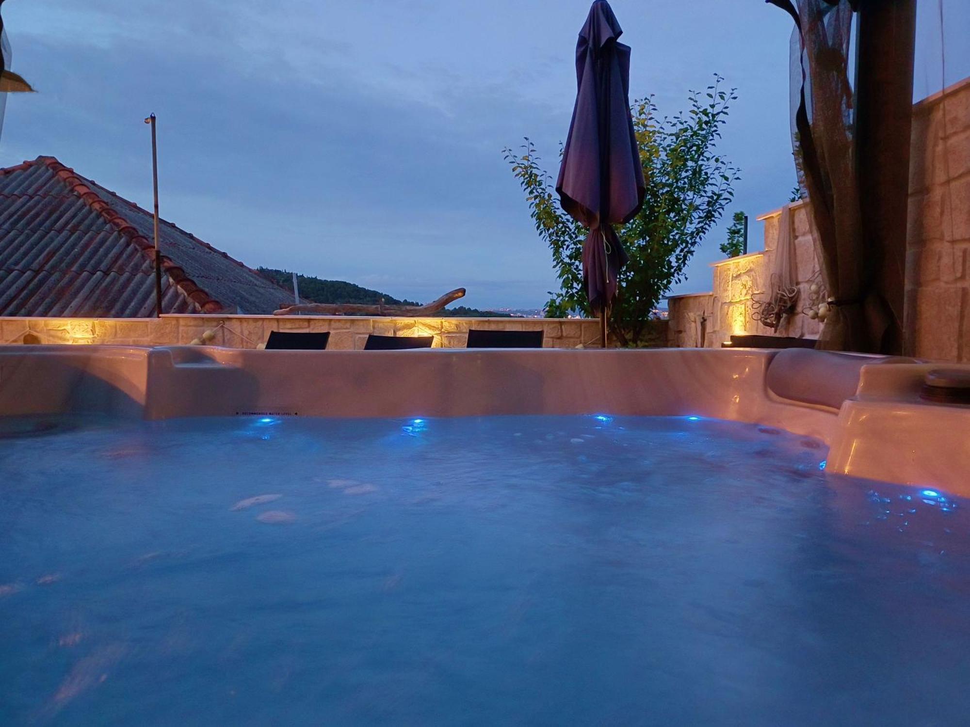 Luxury Sunrise Jacuzzi Apts, 50 M From The Beach Kali Dış mekan fotoğraf