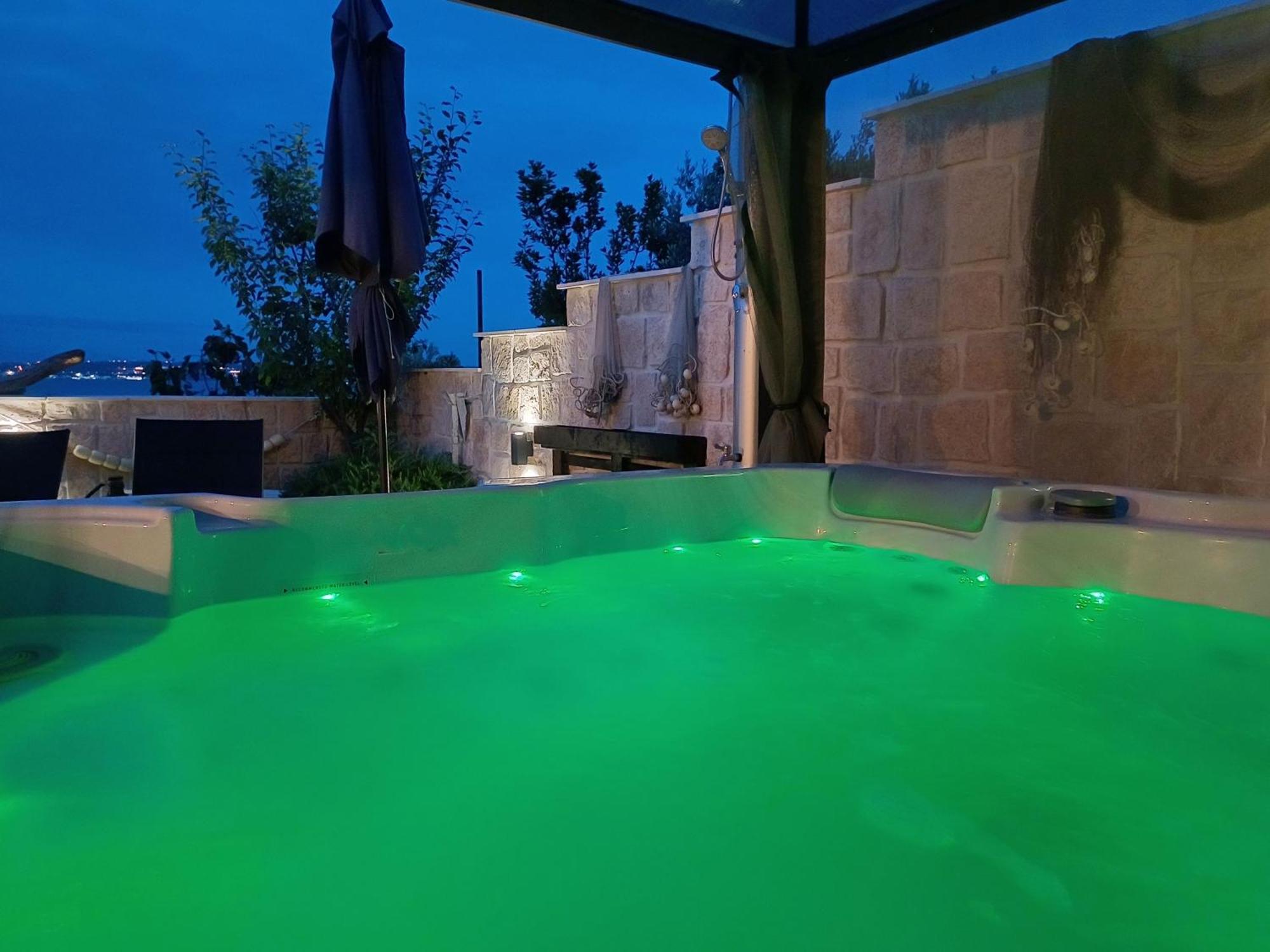 Luxury Sunrise Jacuzzi Apts, 50 M From The Beach Kali Dış mekan fotoğraf
